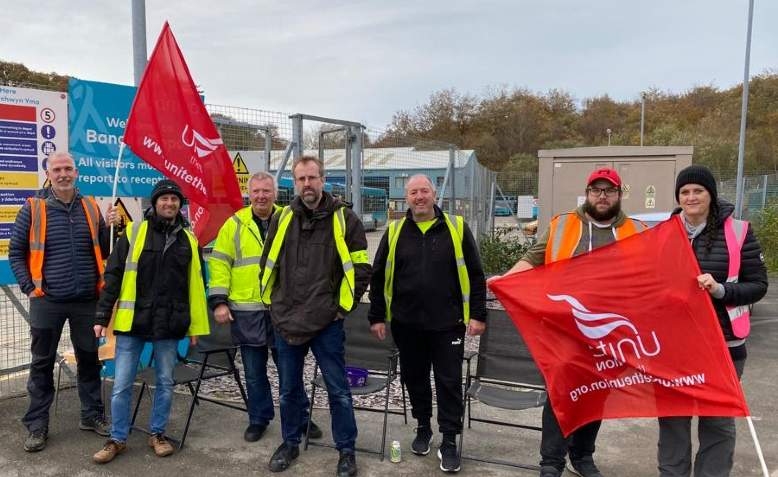 arriva-bus-strikers-wales-lg.jpg