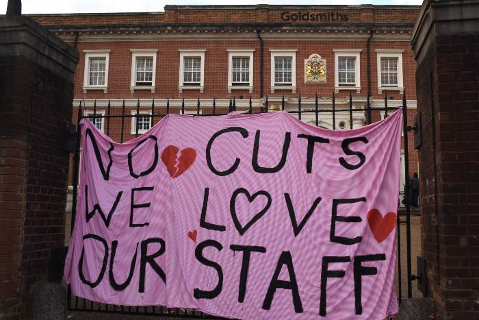 goldsmiths-picket-line-1-lg.jpg