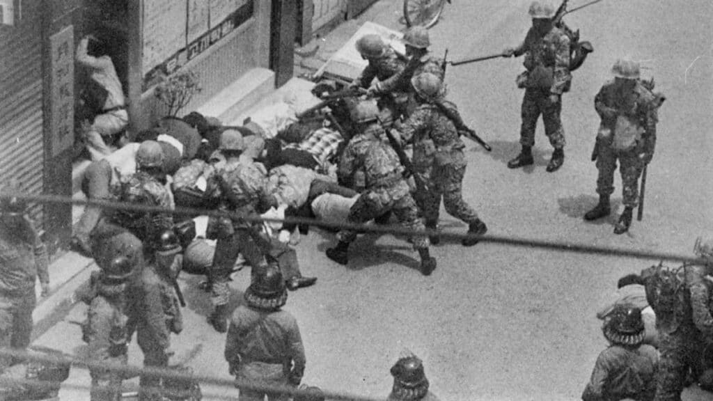 image009 | MR Online | Riot troops and paratroopers assault protestors and bystanders in Gwangju | MR Online